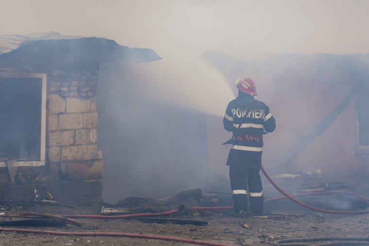 Égő házból mentették ki, újra kellett éleszteni egy kisgyermeket