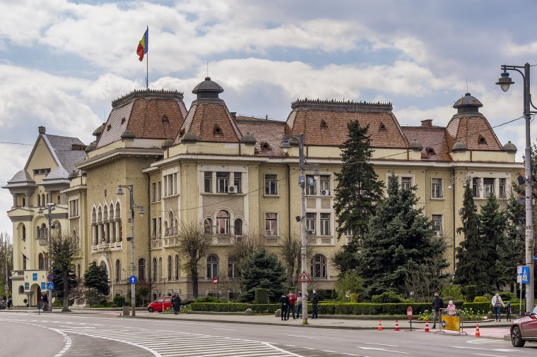 Megbundázott alkalmazás Vásárhelyen? A polgármester megválik két tanácsadójától