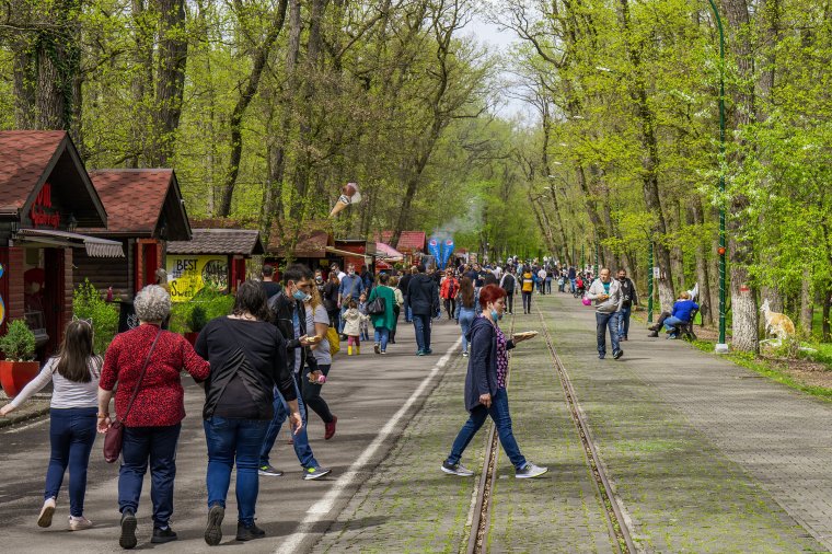 Csökkentek a vírusszámok, továbbra sem tapasztalható negatív hatás az ortodox húsvét és az iskolakezdés miatt