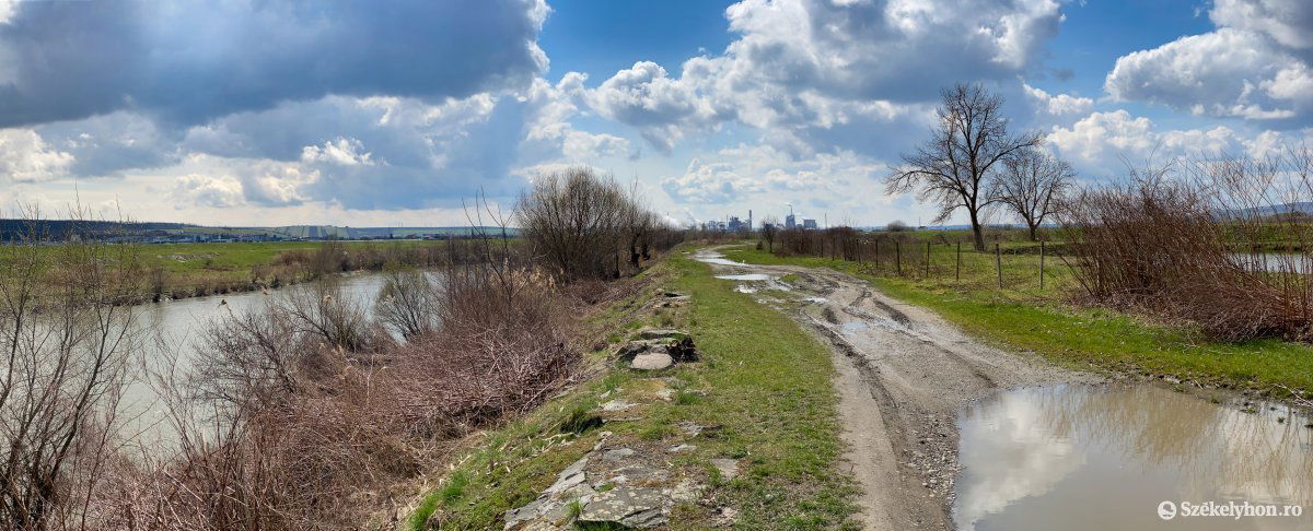 Kerékpársáv és piknikezésre alkalmas terület is lehet valamikor ezen a helyen •  Fotó: Rab Zoltán