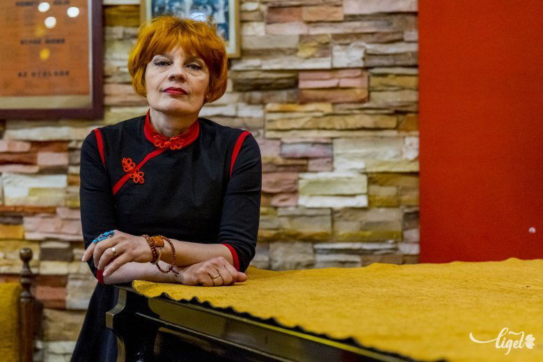 FŐKÉP

B. Fülöp Erzsébet: lassan rájöttem, hogy tanítani kellene magunkat az elengedésre •  Fotó: Haáz Vince