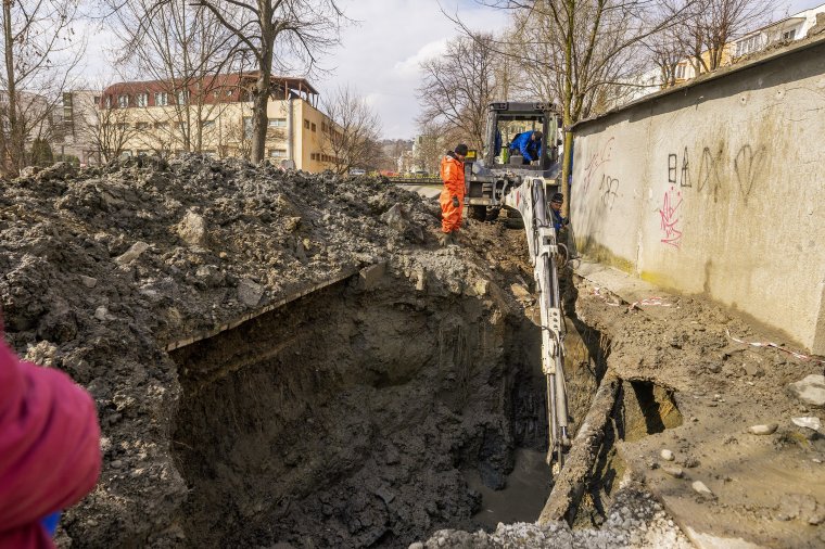 Le kell cserélni az ólomból készült vezetékeket, ha még vannak