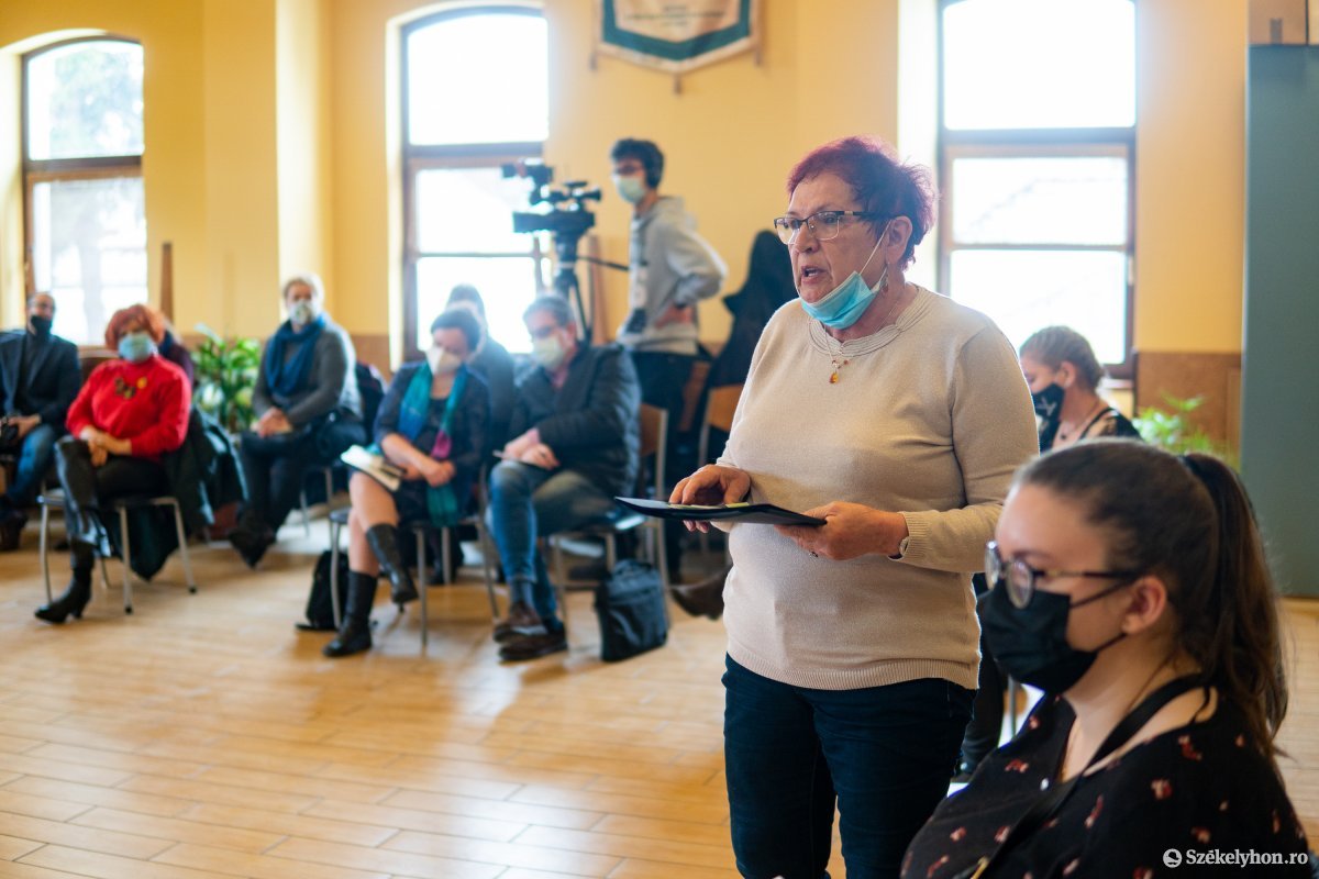 A nehézségeikről beszéltek az alapítványok képviselői •  Fotó: Rab Zoltán