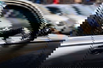 Már csak a képviselőház kell rábólintson, hogy 17 éves kiskorúak is vezethessenek gépjárművet felnőtt kísérővel