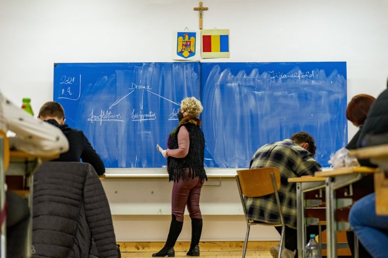 Cîmpeanu: az oktatásban dolgozók közül több mint 150 ezren megkapták a koronavírus elleni oltást, a szám azonban stagnál