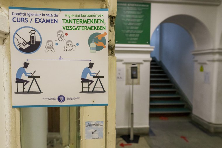 Nem javasolják a hatóságok az UV-lámpával való fertőtlenítést az iskolákban