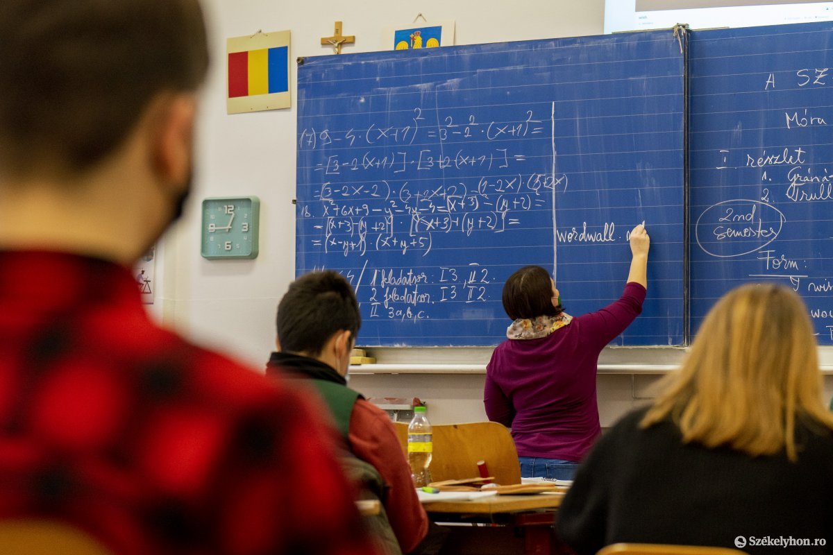 Kell néhány hét, amíg az új tananyagba belelendülnek a diákok. A rövid első félévben emiatt tömörítve lesz az értékelés. Képünk illusztráció •  Fotó: Haáz Vince