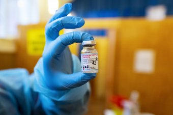 Még több mint 1 millió koronavírus elleni oltást kell a Modernának leszállítania Romániának Rafila szerint