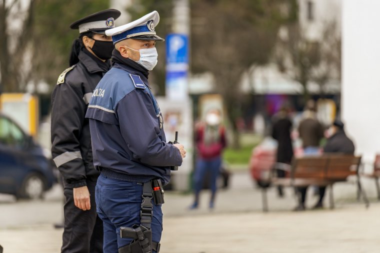 A fertőzöttségi ráta függvényében szigorítanak: előbbi hétvégi, majd egész heti korlátozások jöhetnek