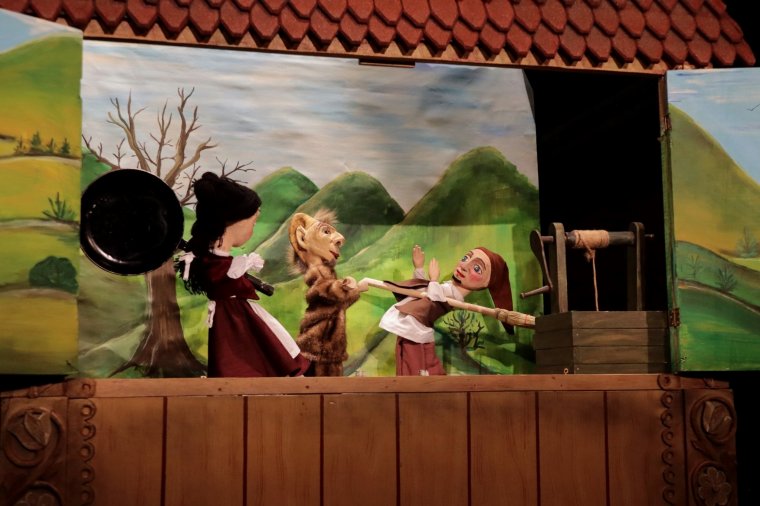 Nyitva a színházak – kisebb létszámú közönség előtt, de legalább nem online