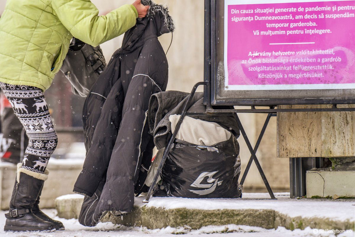 Meleg dzsekire, kesztyűre van leginkább szükség ezekben a hideg időkben •  Fotó: Haáz Vince