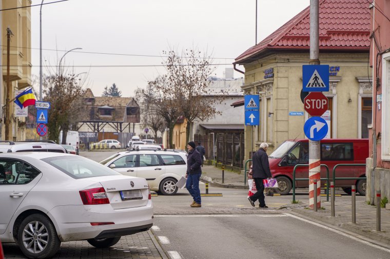 Átalakították az egyik marosvásárhelyi útkereszteződést, nem mindenkinek tetszik a változás