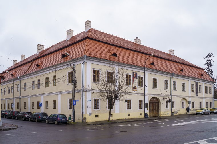 Új tető a Teleki Tékán, jövőre a múzeum is elkészül