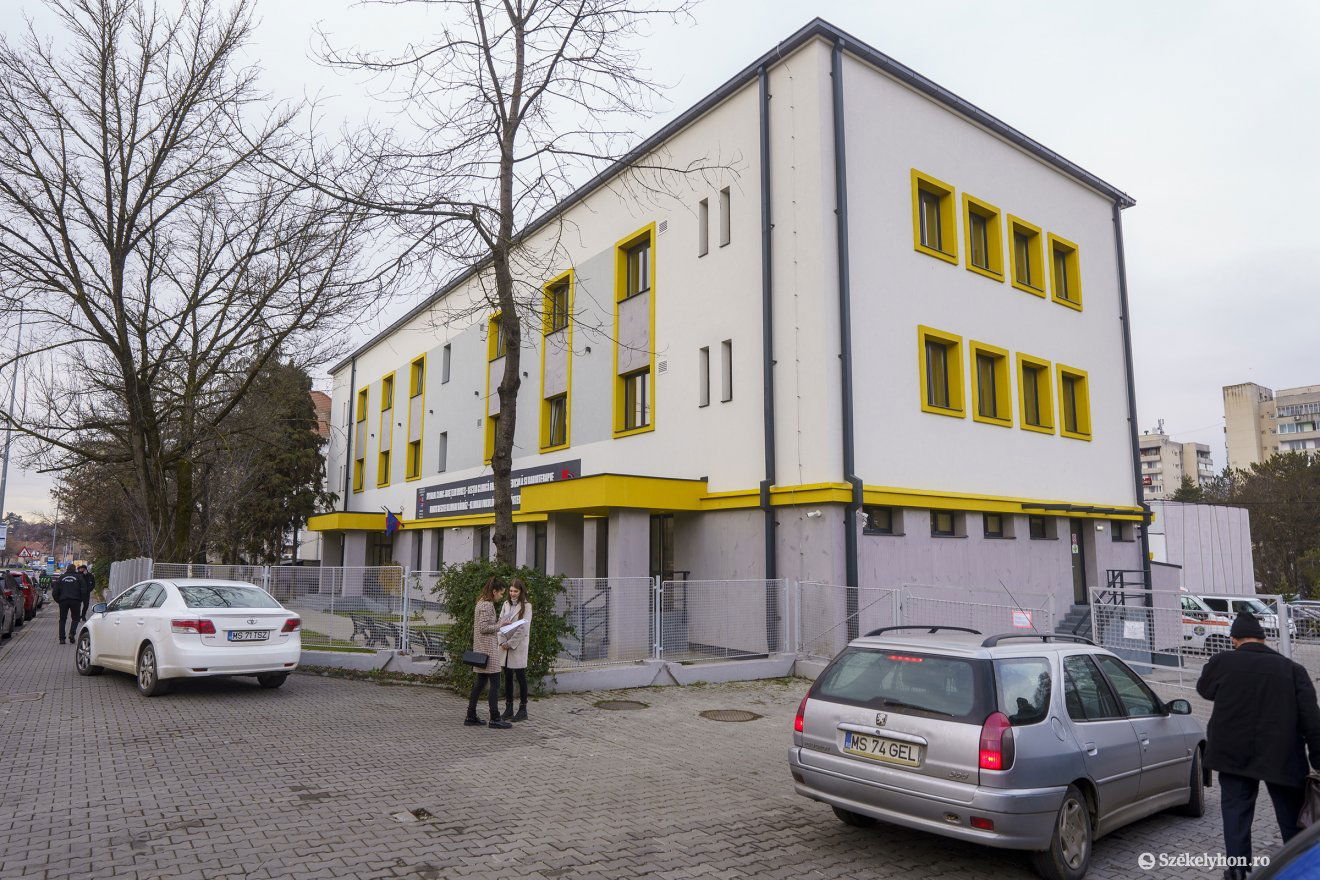 A marosvásárhelyi onkológiai klinika új épületszárnya •  Fotó: Haáz Vince