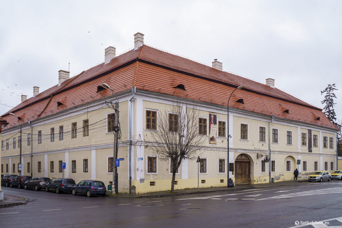 Új tetőt kapott a Teleki Téka •  Fotó: Haáz Vince