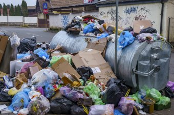 Hét napig tartó csoda: csütörtöktől egy héten keresztül összeszedik a háztartási hulladékot Marosvásárhelyen