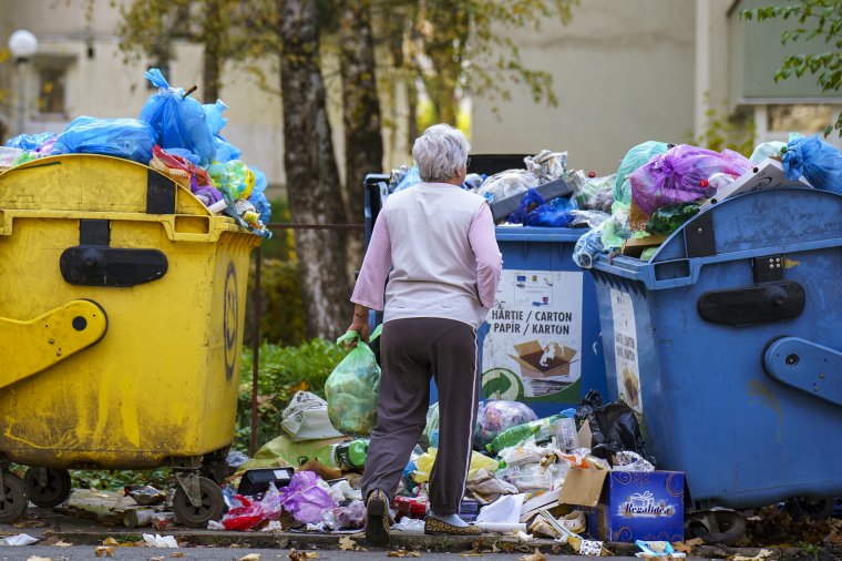 Nem vitték el a szemetet, de a városházán nem is tehetnek róla