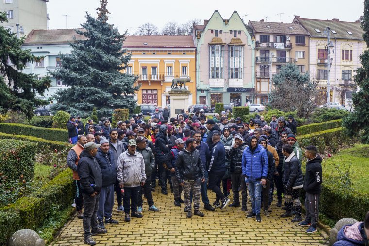 Ismét utcára vonultak a kukások és utcaseprők, nagyobb fizetéseket követelve