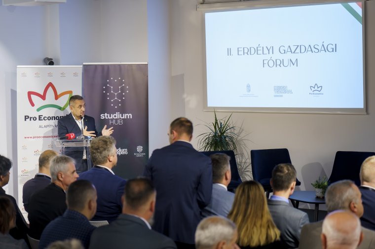Szétbomlottak a globális láncok – A háború okozta válság a központi téma az Erdélyi Gazdasági Fórumon