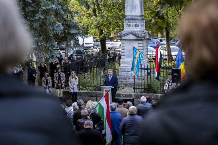 Megemlékezés Marosvásárhelyen: az aradi vértanúk halála nem volt hiábavaló, hősiességük ma is példaértékű