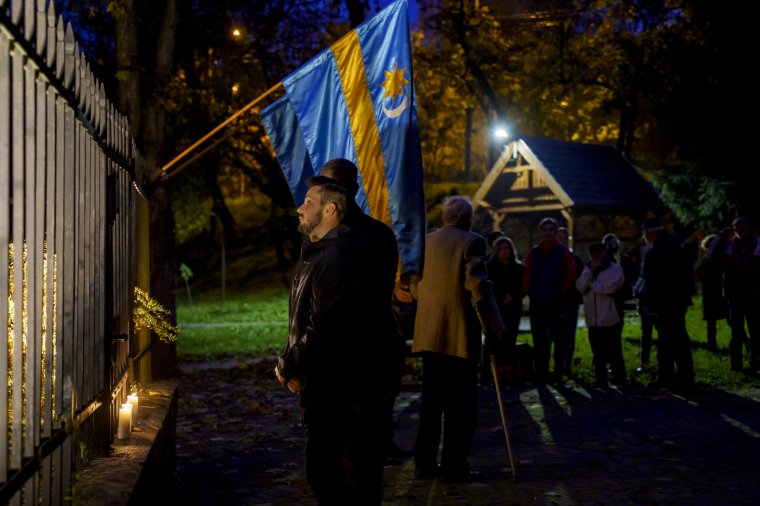 Gyertyagyújtás az autonómiáért: két tucat jelenlévő, ugyanannyi rendőr