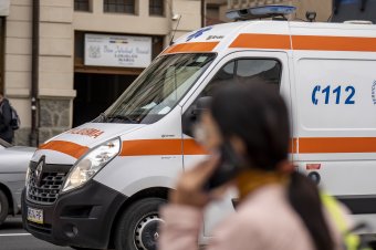 Közel 800 ezren kértek segítséget a 112-es segélyhívó számon július folyamán