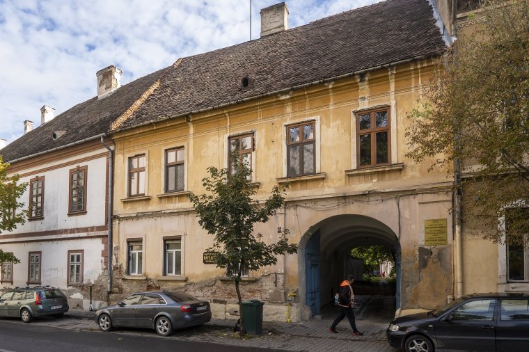 Nőhet az elhanyagolt állapotú ingatlanokra kirótt adó összege Marosvásárhelyen