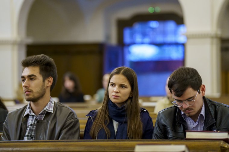 Évtizedek múlva is lesz, aki anyanyelvükön szóljon a magyar betegekhez