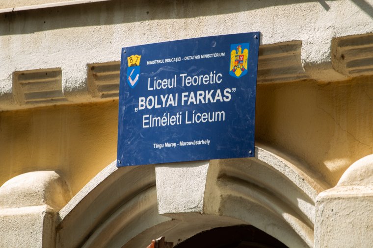 Belső vizsgálatot indít a Bolyai-líceum vezetése a katolikus iskola megkéselt diákjainak ügyében