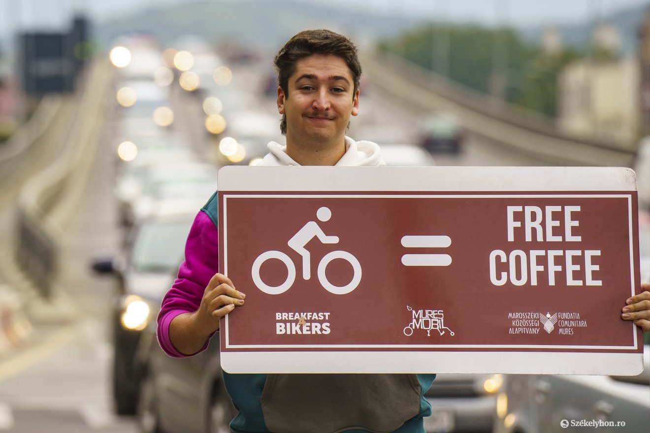 Az elmúlt években is nagy sikere volt a Breakfast 4 Bikers kampánynak Marosvásárhelyen •  Fotó: Haáz Vince