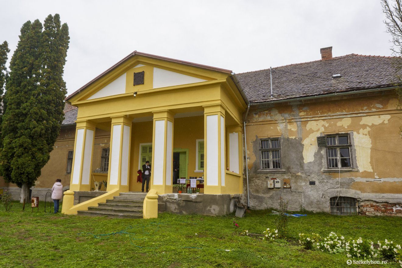 A Degenfeld-kastély Kutyfalván •  Fotó: Haáz Vince