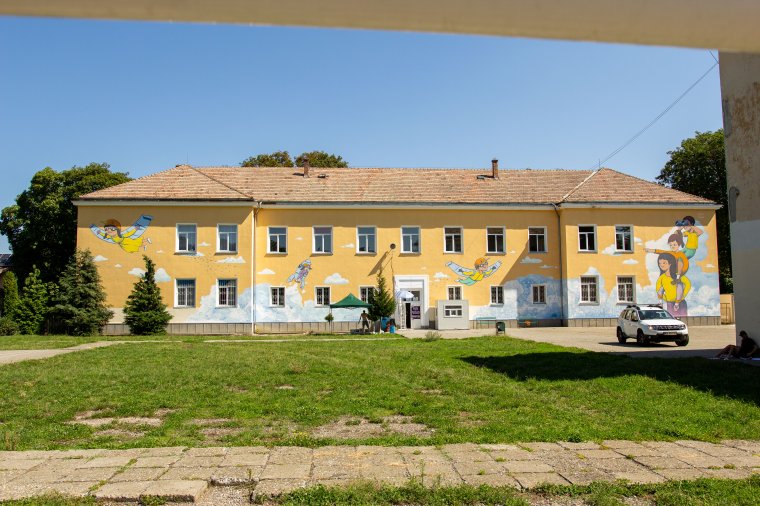 Színesebb és barátságosabb lett az iskolaépület