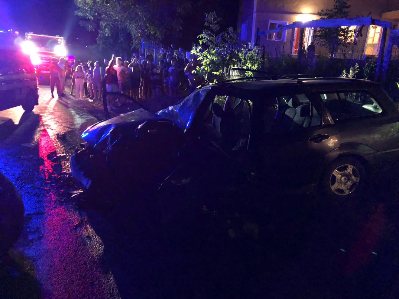Két személyautó ütközött össze Ádámos község területén •  Fotó: Maros megyei tűzoltóság
