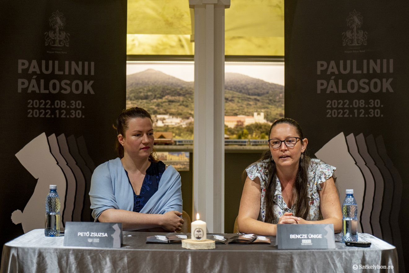 Pető Zsuzsa és Bencze Ünige, a kiállítás kurátorai •  Fotó: Haáz Vince