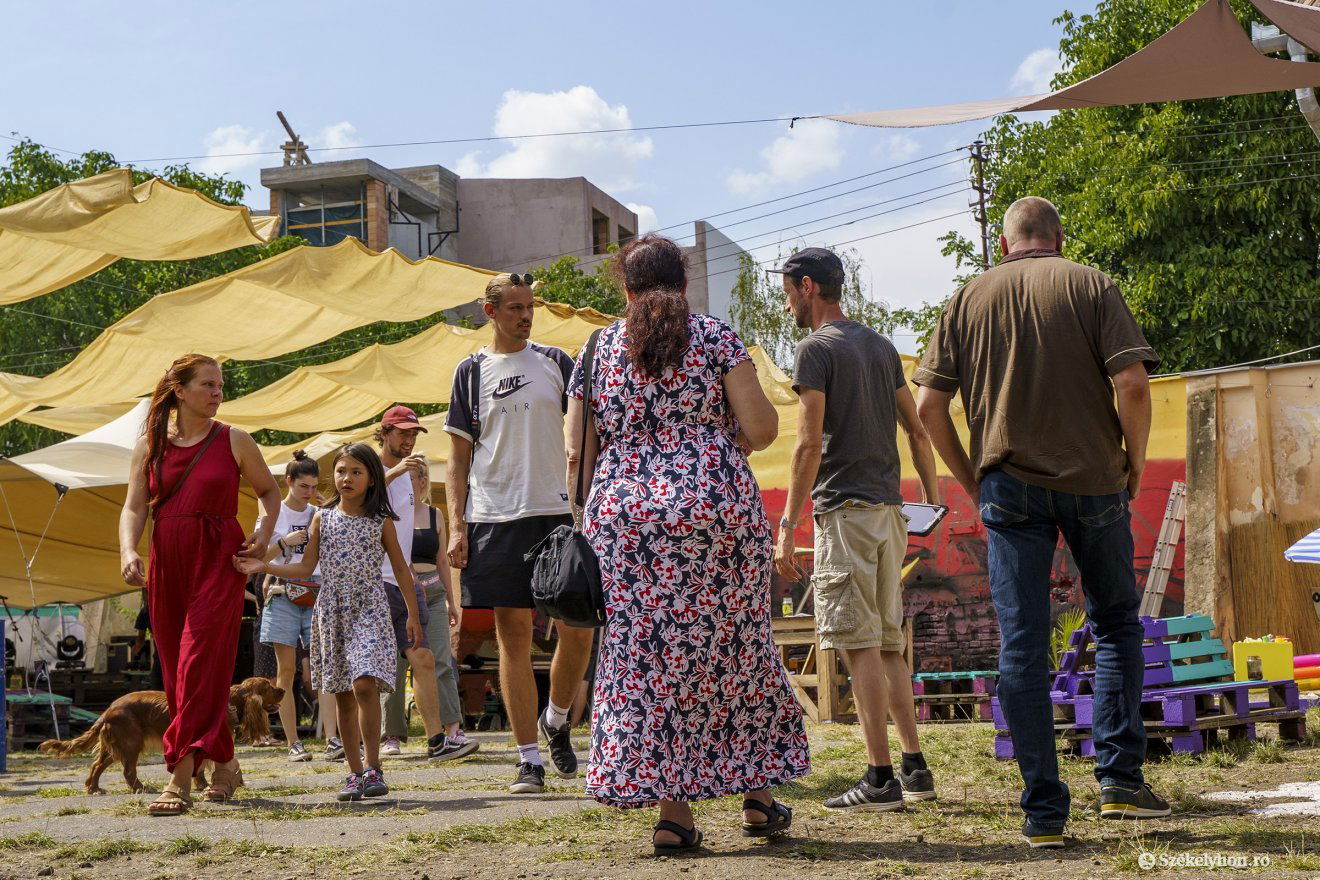 Gyerekek, fiatalok és idősek is ellátogatnak a fesztiválra •  Fotó: Haáz Vince