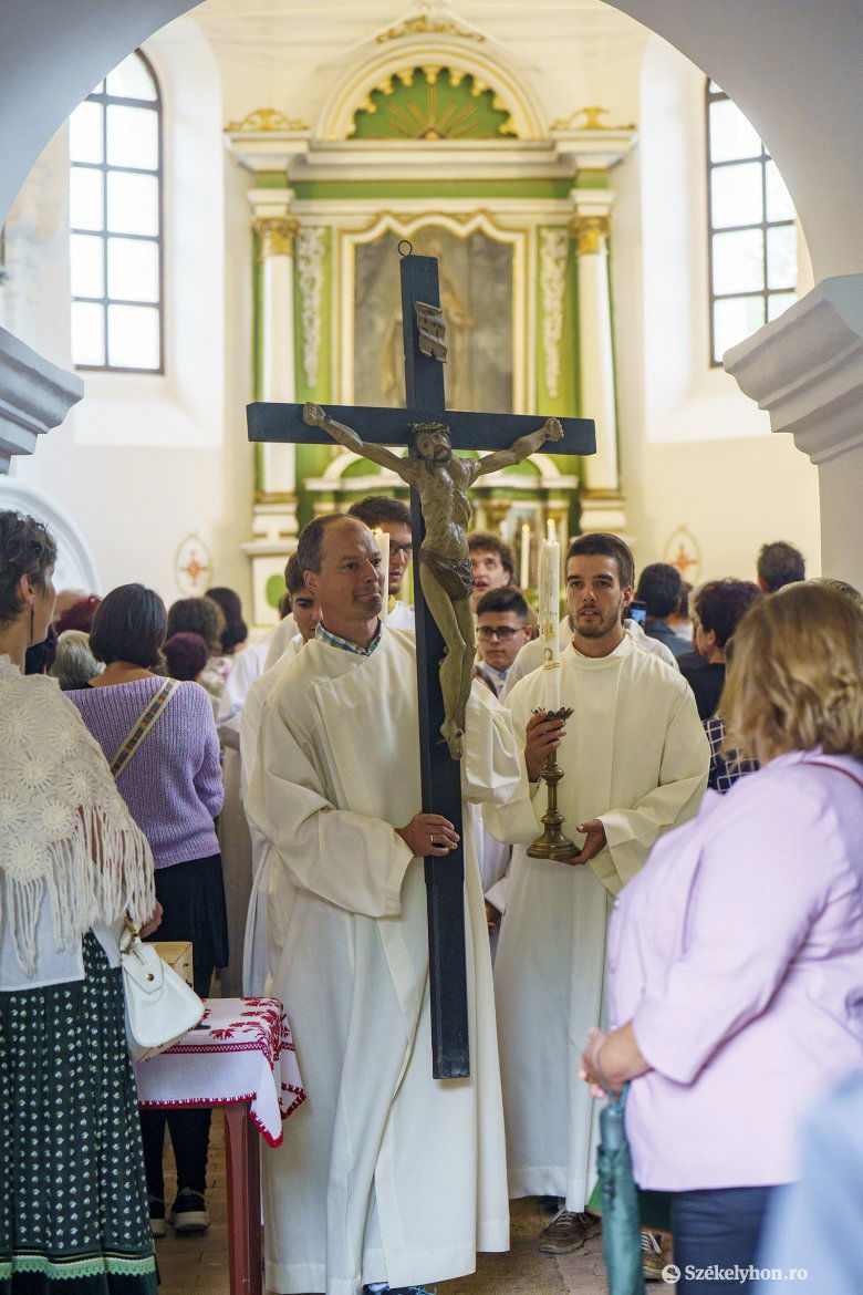Ünnepeltek a felújított székelybői templomban •  Fotó: Haáz Vince