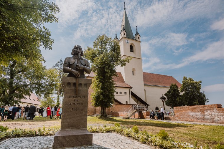 A szolidaritás jelképe: felavatták a törökverő hadvezér szobrát