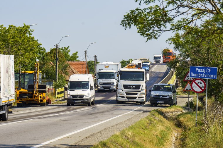 Javítás miatt elterelték a forgalmat a hídról