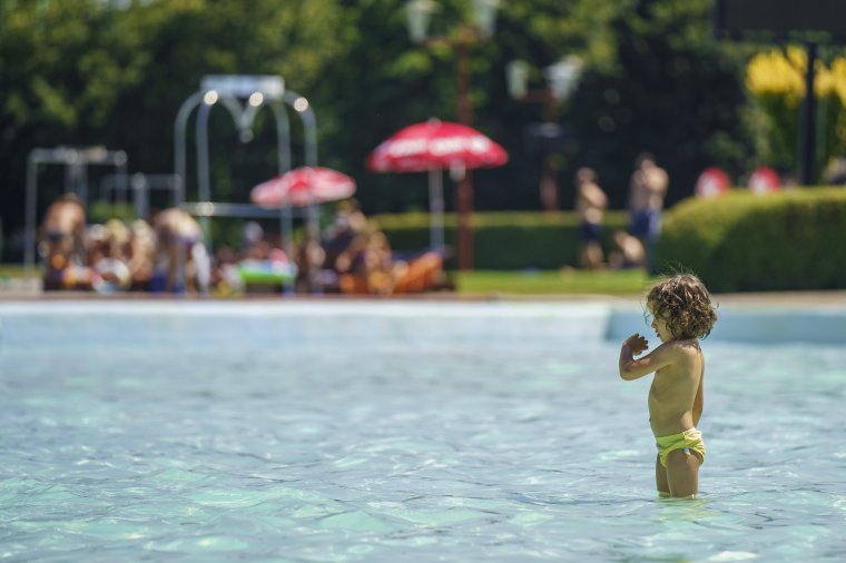 A héten berobban a kánikula, a nappali csúcshőmérséklet eléri a 37 fokot is