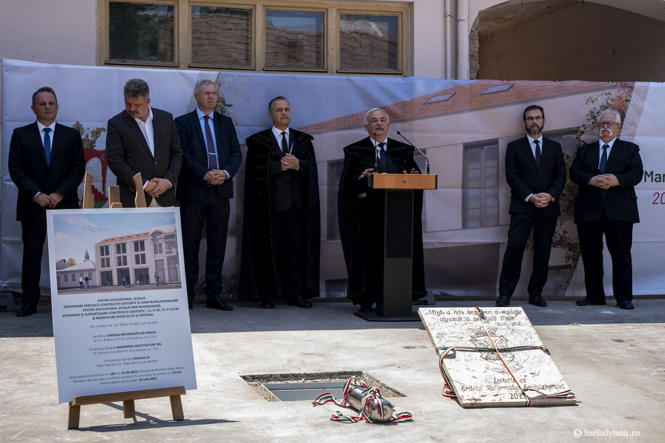 Az iskola tervét is megnézhették az érdeklődők •  Fotó: Haáz Vince