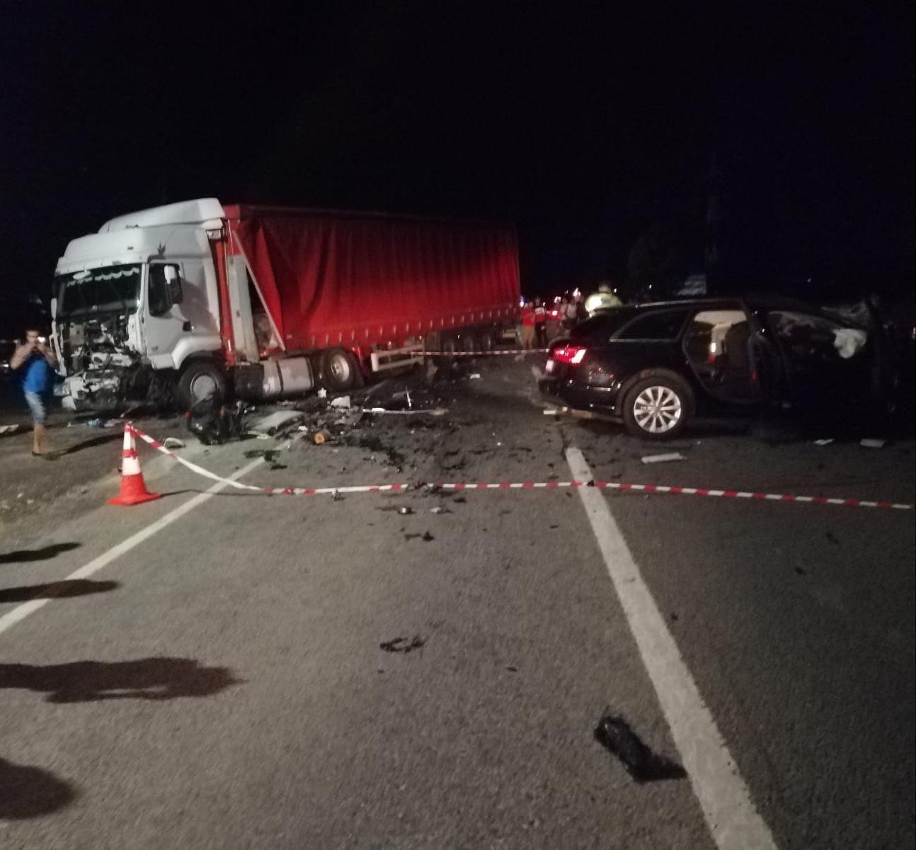 Súlyos következményei lettek a petelei balesetnek •  Fotó: Maros Megyei Tűzoltóság