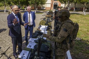 Plagizálással gyanúsították meg Mircea Geoanăt, aki szerint szorgos munkával készítette el doktori dolgozatát