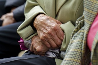 Hiába jók a körülmények az idősotthonokban, a bírságok majdnem 100 ezer lejre rúgnak