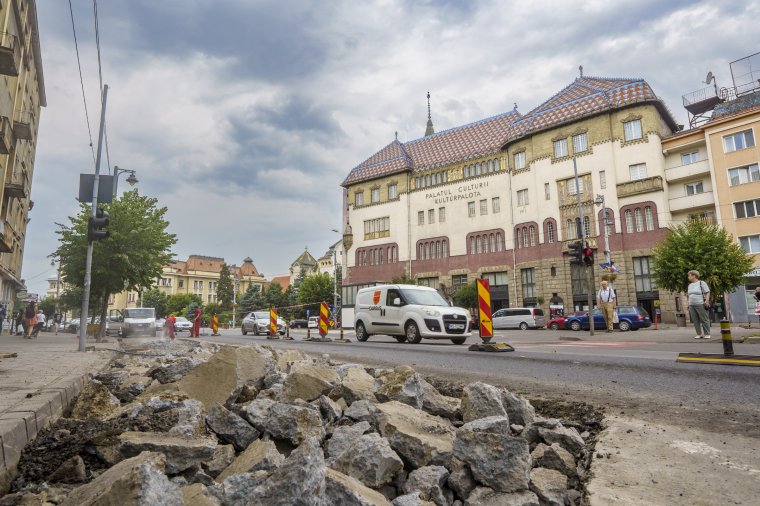 Járdát szélesítenek, zöldövezetet bővítenek Marosvásárhelyen