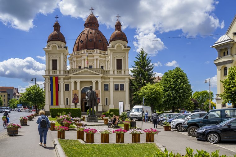 Mégsem nevezték el Dandeáról a vásárhelyi városháza előtti teret