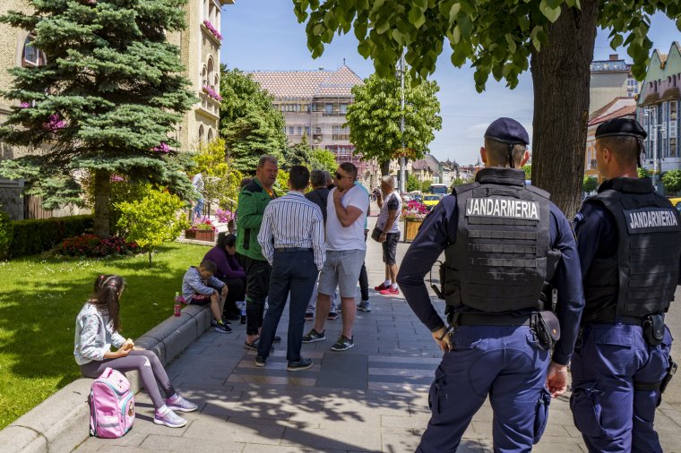 Bezárt bódék a Somostetőn: a városháza elé vonultak az elégedetlen kereskedők
