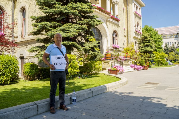 Éhségsztrájkol a somostetői állapotok miatt az idős kereskedő