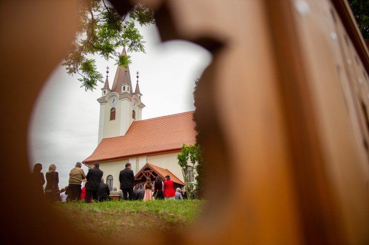 Felszentelték a megújult nagyernyei templomot