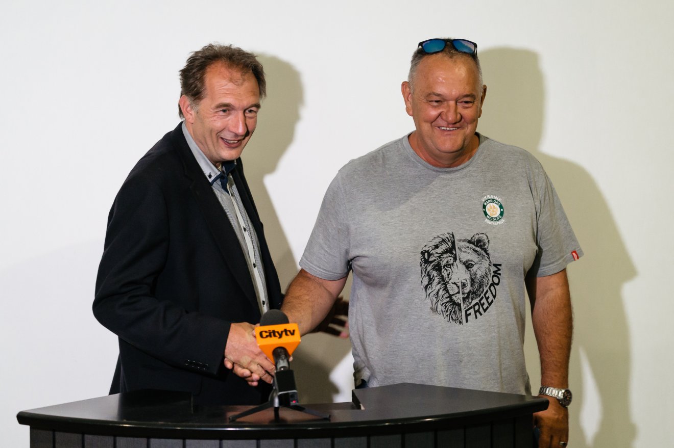 Szánthó János és Lionel de Lange a mentőakcióról számolt be •  Fotó: Mariș Cristian Daniel