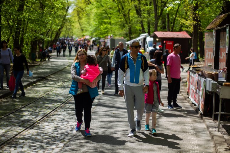 Részleges és ideiglenes megoldás a somostetői kereskedelmi szolgáltatások ügyében